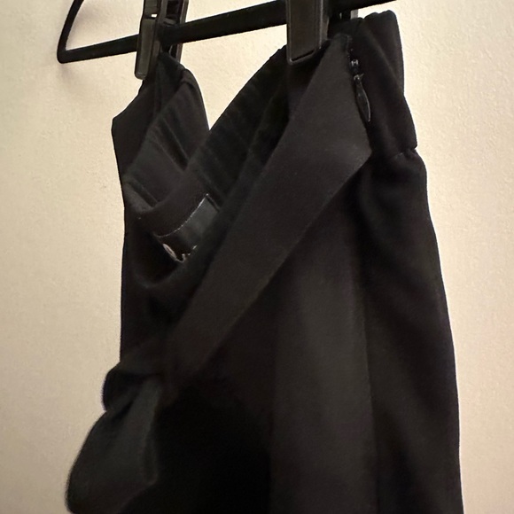 Lulu’s high-waist ruffled hem black shorts size XS - EUC - Picture 4 of 4